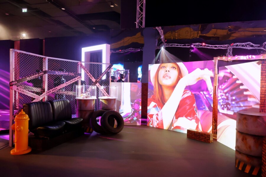 มุมหนึ่งในมิวสิควีดีโอ Pink Venom