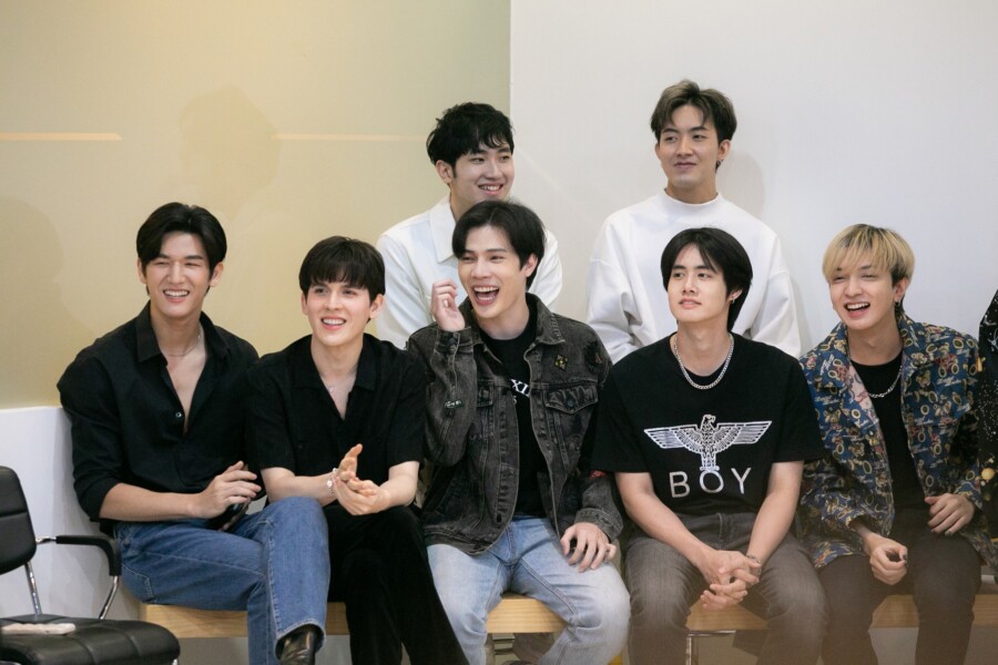 14. นักแสดงรุ่นพี่ใน STH ร่วมชมการแคสติ้งนักแสดงหน้าใหม่เข้าสังกัด