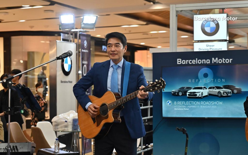 BMW 8 REFLECTION (14)