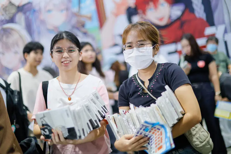 พิธา–พี่เอ๊าะ–หมอตังค์–ฟาโรห์ นำทัพนักเขียนดัง! ร่วมแจกลายเซ็นคับคั่ง บรรยากาศงาน “มหกรรมหนังสือระดับชาติ ครั้งที่ 31” สุดคึกคัก เลือกช้อปแบบจุใจได้ตั้งแต่วันนี้ – 1 พฤศจิกายน ที่ศูนย์การประชุมแห่งชาติสิริกิติ์